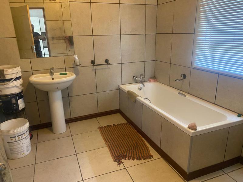 6 Bedroom Property for Sale in Elliot Eastern Cape